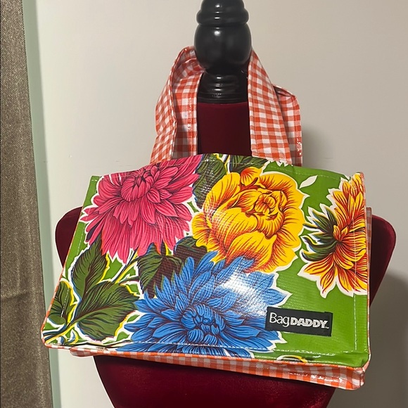 Cheerful Floral Oil-Cloth Tote Bag - Picture 4 of 6